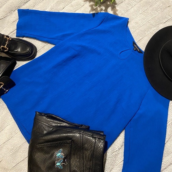 Gorgeous Royal Blue Blouse - Picture 2 of 8